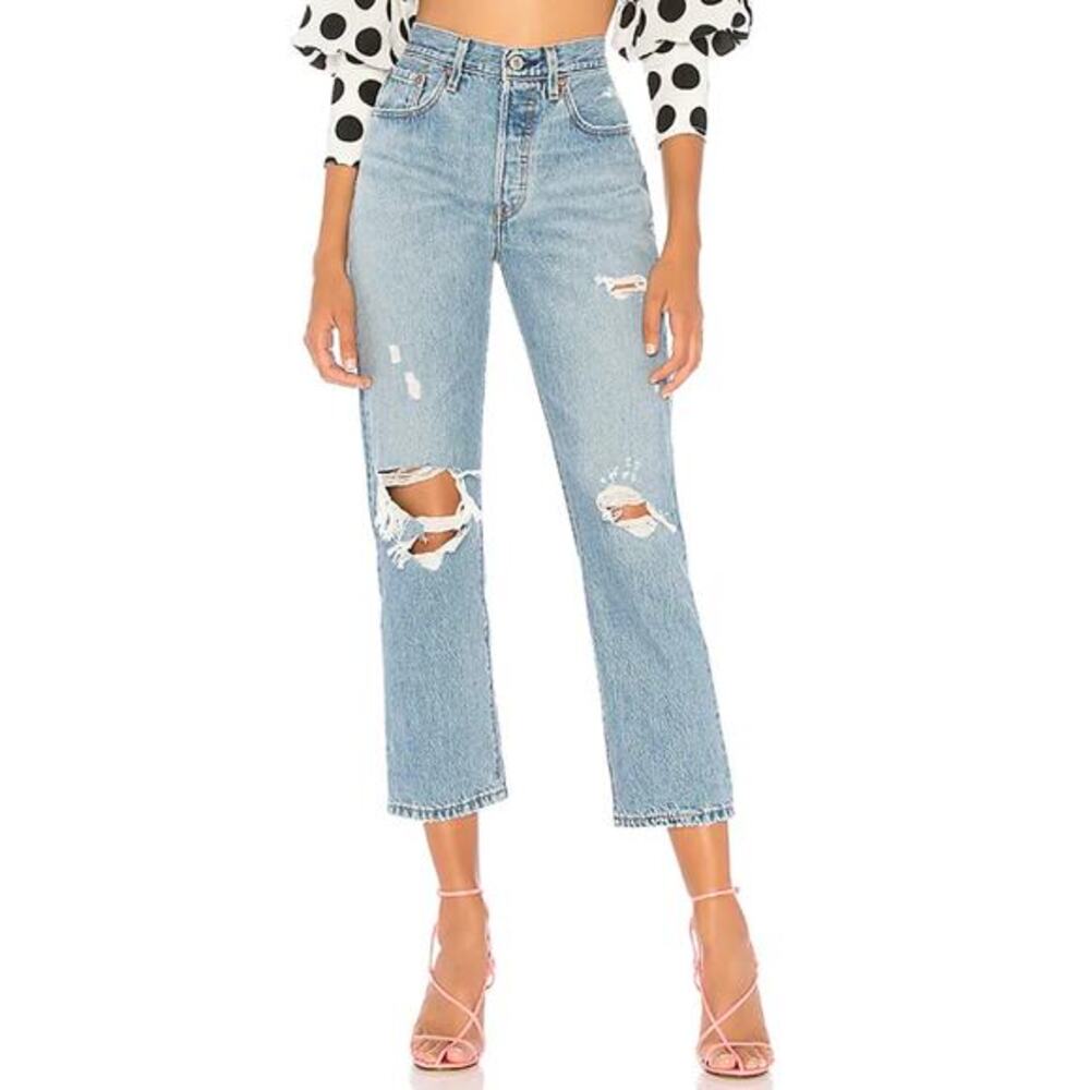 Levi's distressed 501 crop‎ jeans